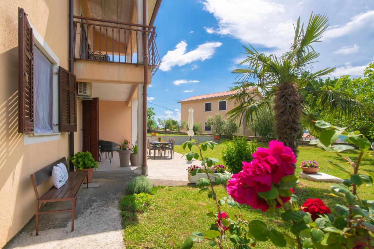 Apartment Alex Labin  Exterior photo